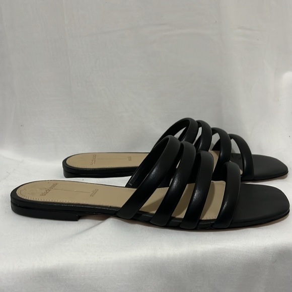 NWOT Black Suede Studio Black Strap Sandels - Picture 3 of 5